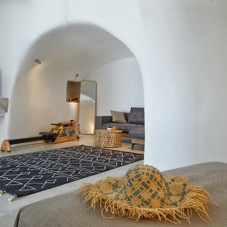Blue Ion Cave House Villa