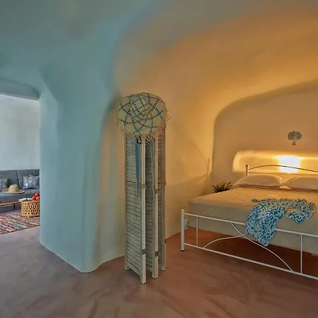 Blue Ion Cave House * Vourvoulos